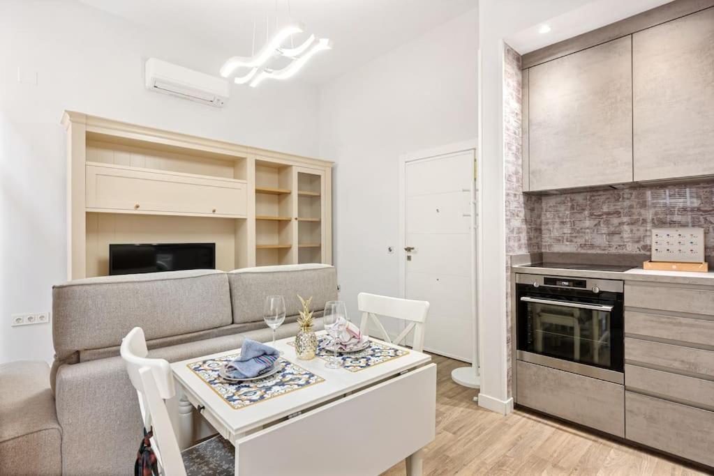 Apartment Pineapple Azucena 4 *